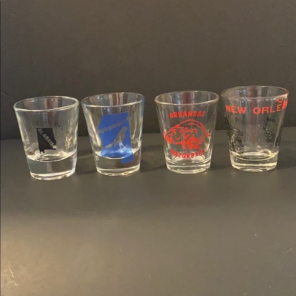 Set of 4 Souvenir Shot Glasses - Picture 1 of 6